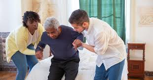SE REQUIERE PERSONAS PARA CUIDAR ADULTOS MAYORES / POSTULA YA